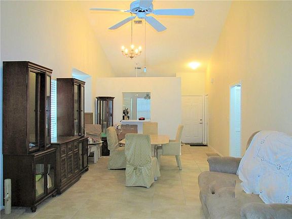 2nd image of 1867 Aynsley Way APT 6