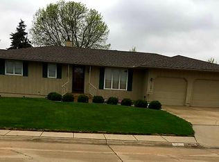 1501 Apache Ave, Hastings, NE 68901