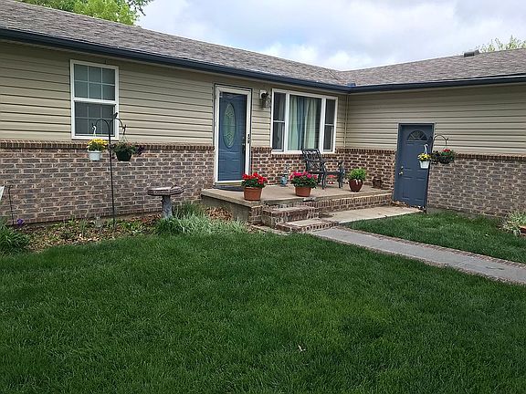 4th image of 927 N Wheatland Dr