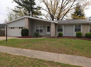 1906 Lakemont Ln, Saint Louis, MO 63138