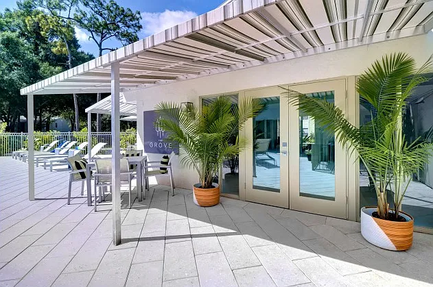 Shaded Pool Seating