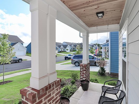 2nd image of 206 Canada Dr