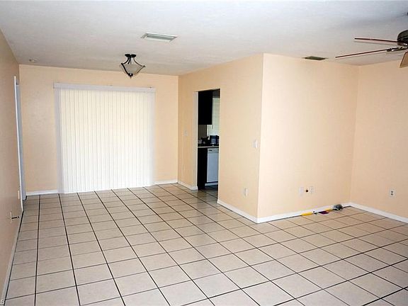 3rd image of 1418 NE 10th Ln