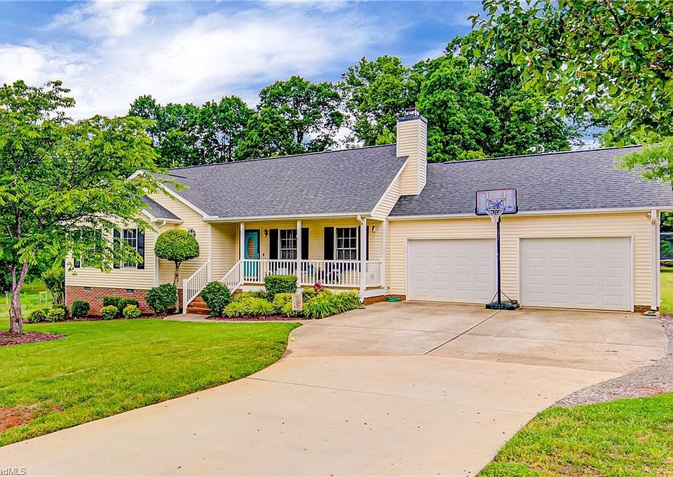 1st image of 2803 Mitchell Wood Dr