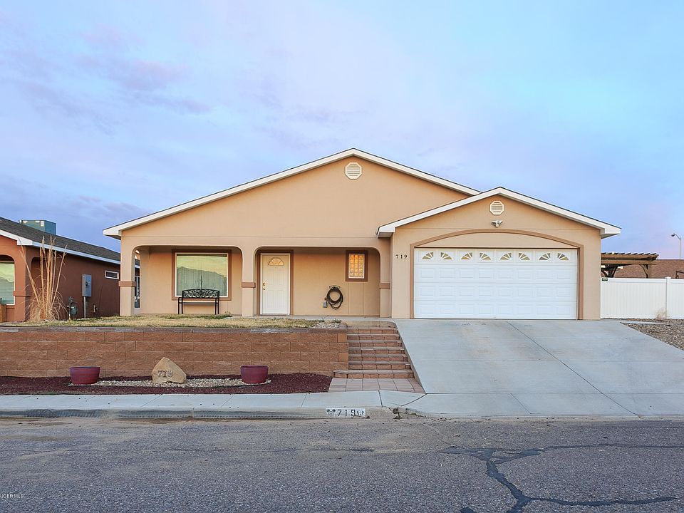 1st image of 719 Bishop Ln