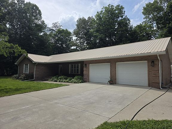 3rd image of 176 Redwood Ln