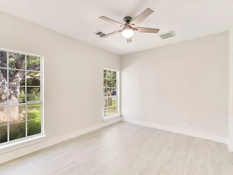 207 Tellus St — Photo 20