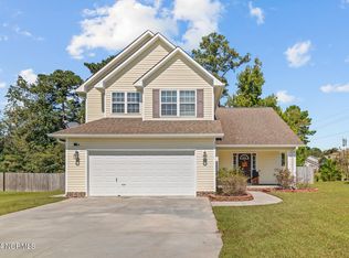 202 Gillespie Dr, Hubert, NC 28539