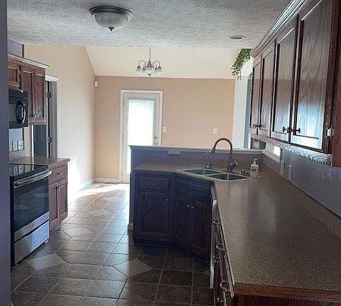 5th image of 402-402 Reigh Count Ct