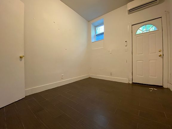 5th image of 735 Rogers Ave #1D