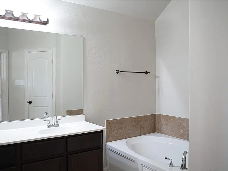 10507 Willow Park Grn — Photo 18