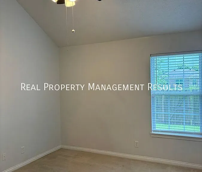 9895 Cove Point Ct — Photo 6