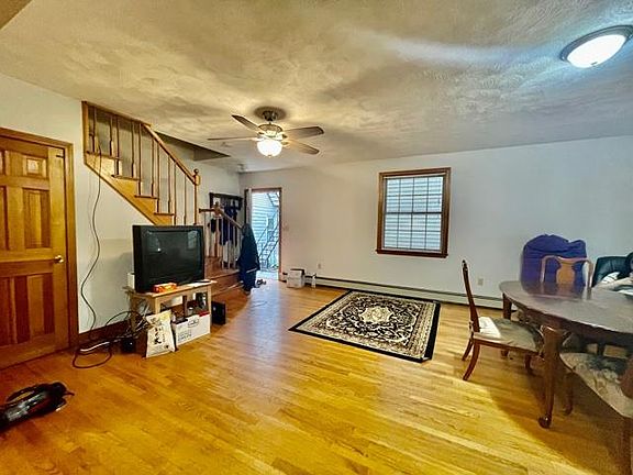 multifunctional first floor space