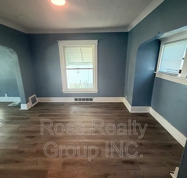 824 Mason St — Photo 2