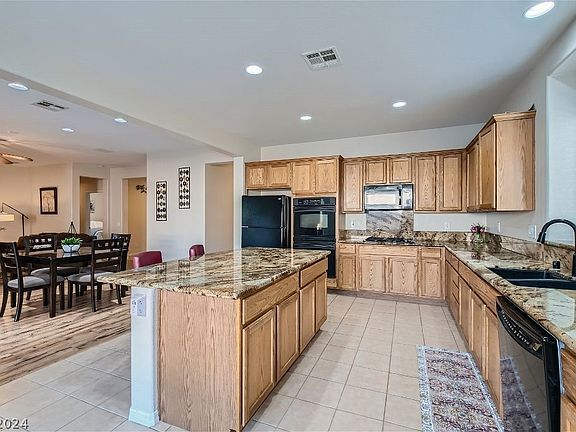 3rd image of 8528 Berkley Hall St
