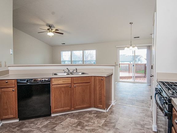 5th image of 7591 Monterey Cir