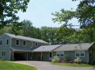 39 Rollins St, Groveland, MA 01834