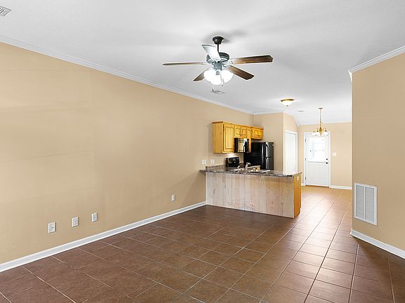 5th image of 12 Black Oak Dr