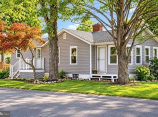1960 Maple Ave, Croydon, PA 19021