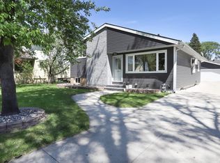 1336 10th St S, Fargo, ND 58103
