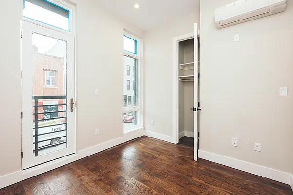 Rented by Nooklyn NYC LLC | media 7