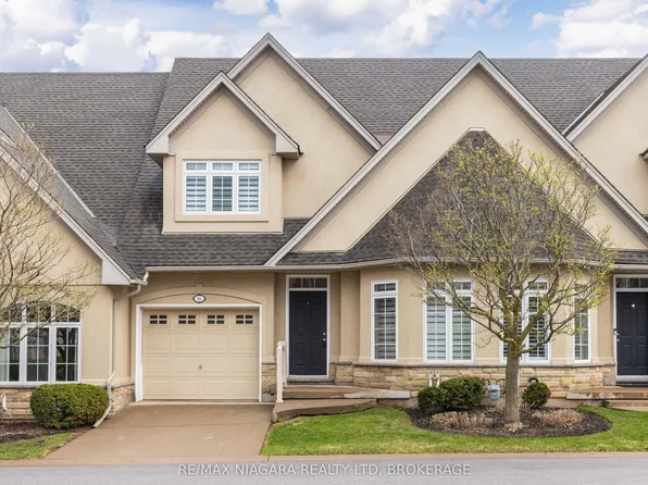 8142 Costabile Dr #16, Niagara Falls, ON L2H 3M3