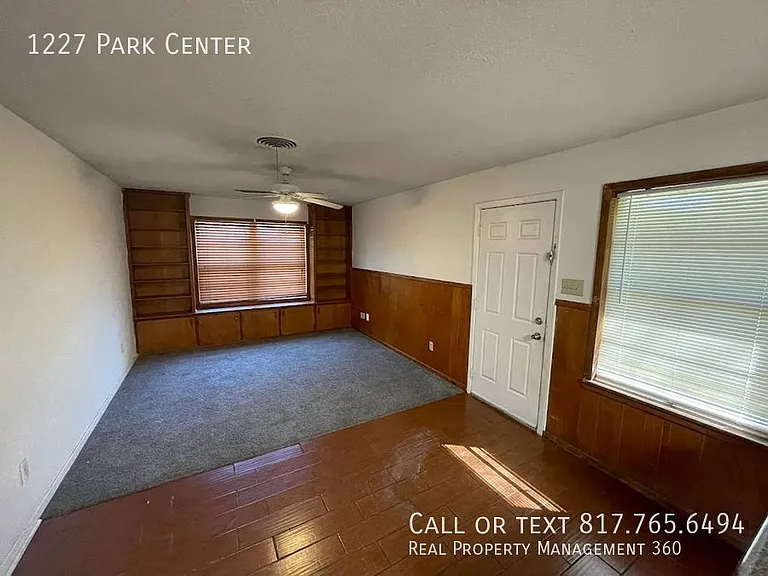 1227 Park Ctr — Photo 5