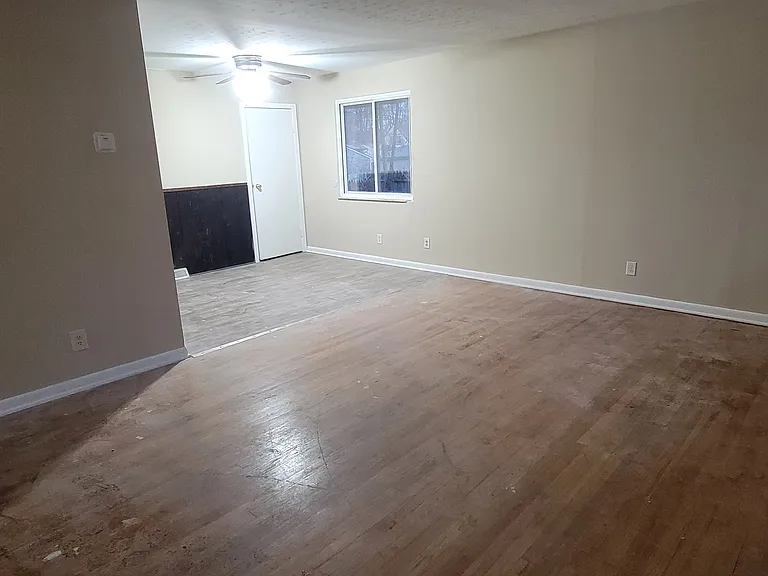 4493 E Livingston Ave — Photo 9