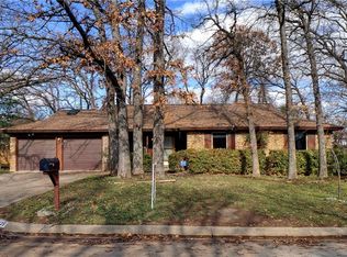 1125 Lake Ridge Dr, Azle, TX 76020