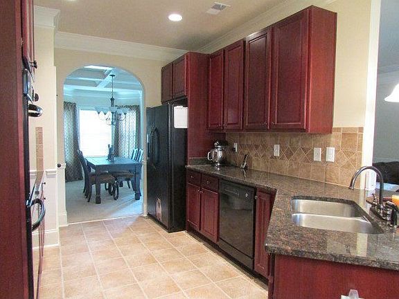 5th image of 4013 Lakewood Dr
