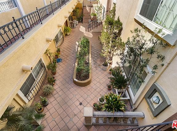 2nd image of 7111 La Tijera Blvd APT C202