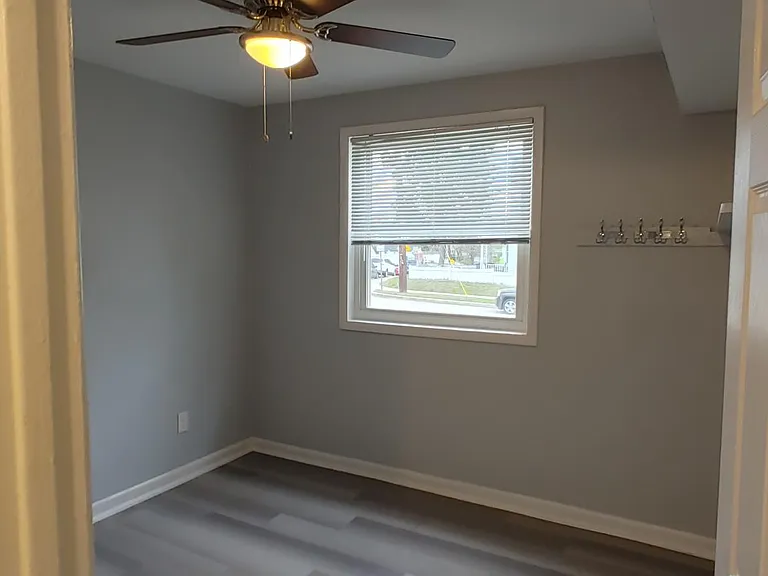608 Eastern Ave NE #101 — Photo 6