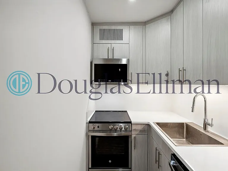 295 Park Ave S #12K — Photo 6