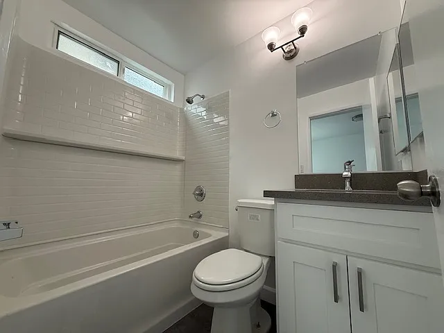 1071 Junipero Ave #301 — Photo 11