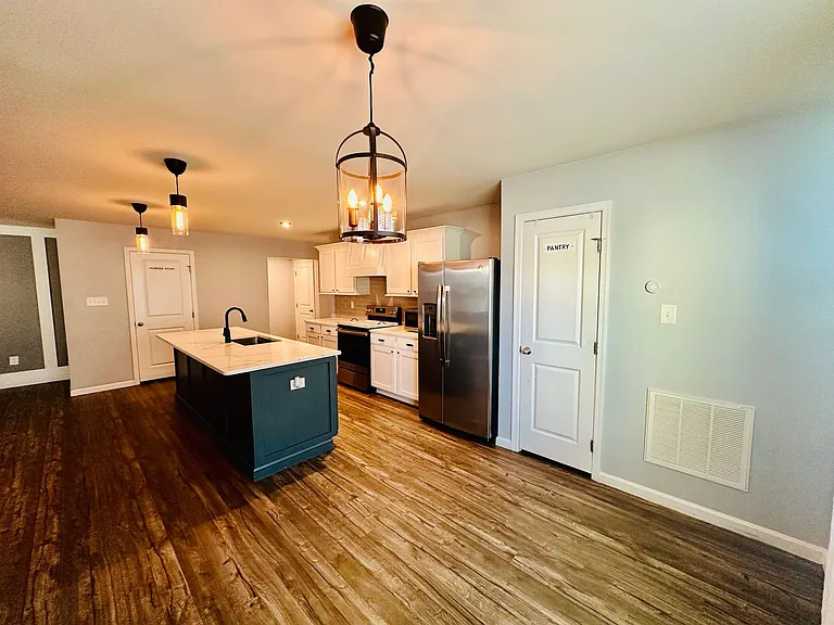 1115 Marquis Pkwy — Photo 6