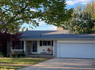 16460 Sherwood Ln, Woodhaven, MI 48183