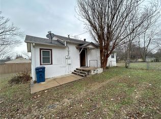 2003 S Carl St, Siloam Springs, AR 72761