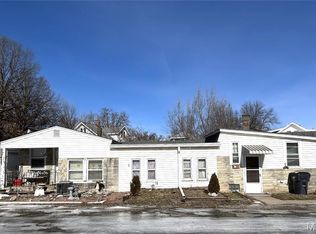411 S 8th St, Belleville, IL