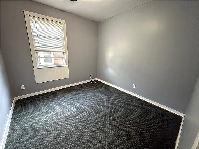 31 Cedar St — Photo 5