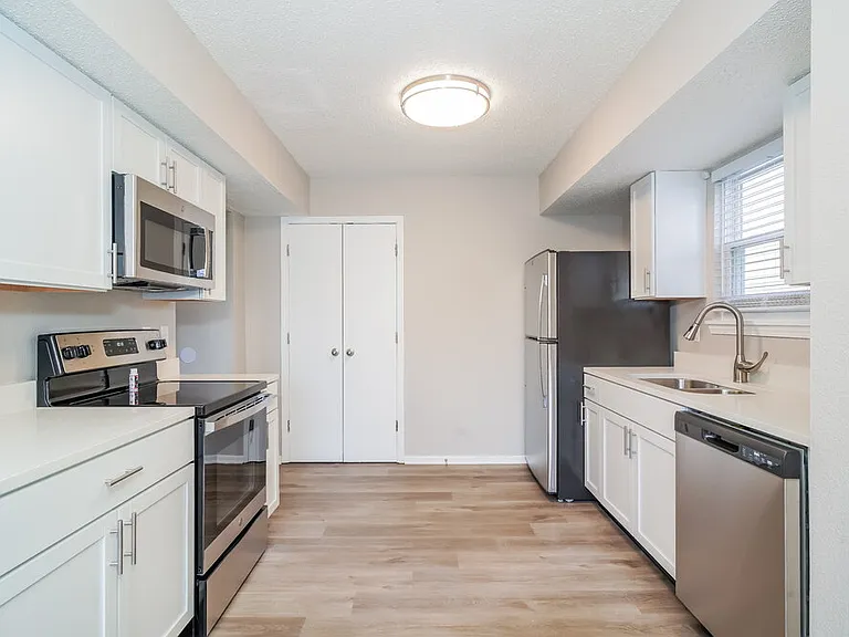 8336 Country Creek Dr — Photo 7
