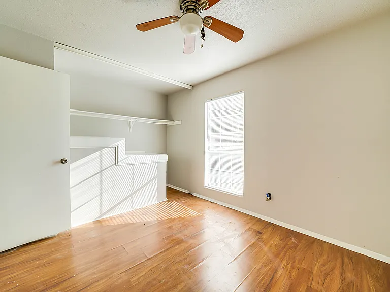 633 Carriagehouse Ln #I3 — Photo 10