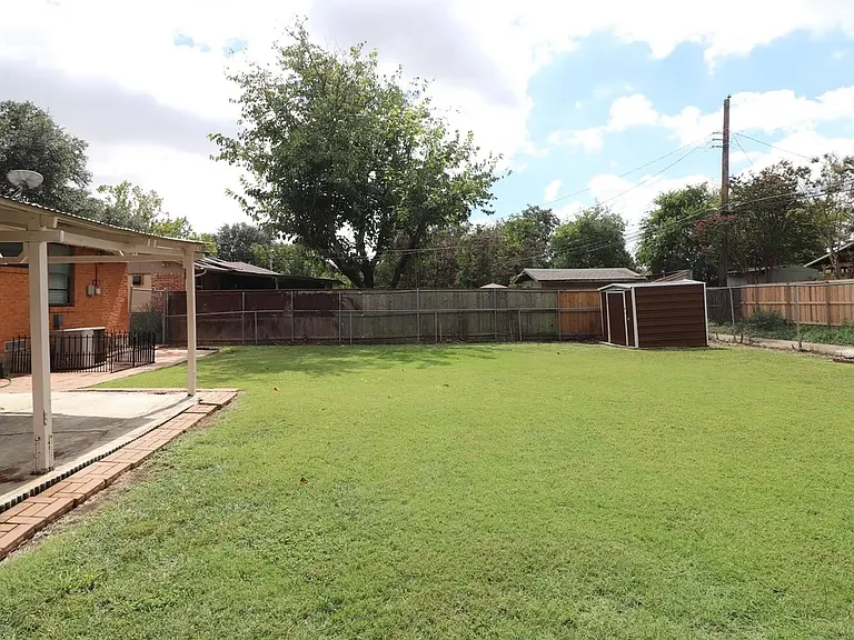 9107 Rustown Dr — Photo 27