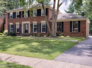 710 Farmingham Rd, Douglass Hills, KY 40243