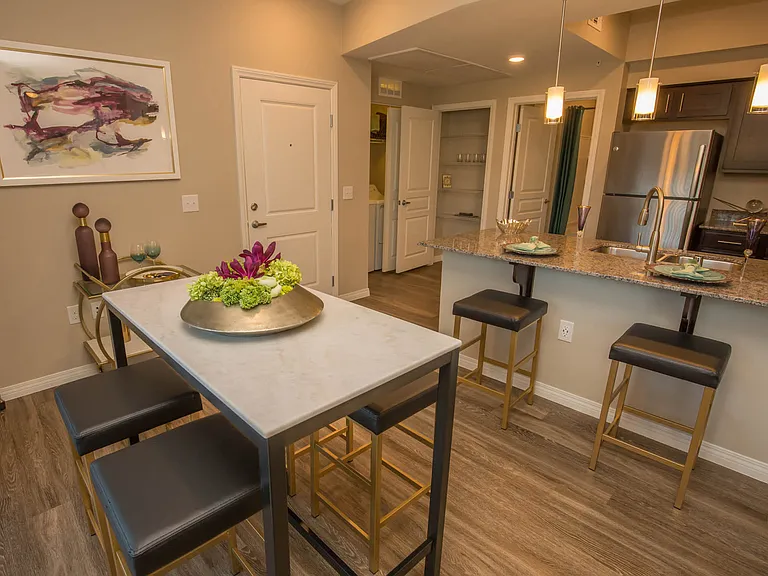 A3 761 SQFT 1 Bed 1 Bath