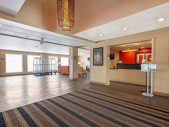 Lobby and Guest Check-in