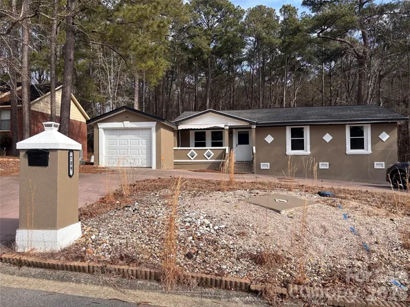 709 Meadowlake Dr, Columbia, SC 29203