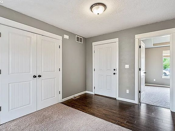 4th image of 3467 Sweetwater Ave