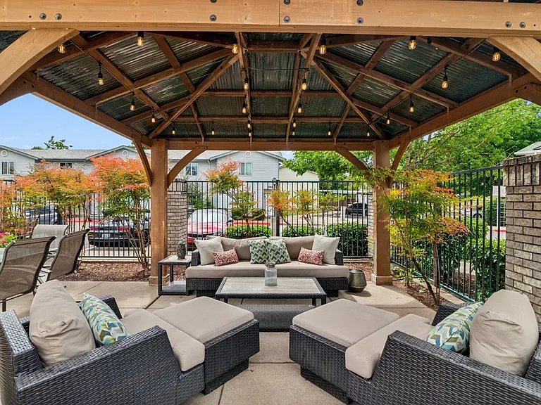 Jenna Village Apartments — Photo 15