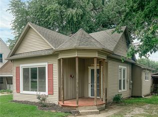 206 E Poplar St, Robinson, IL 62454