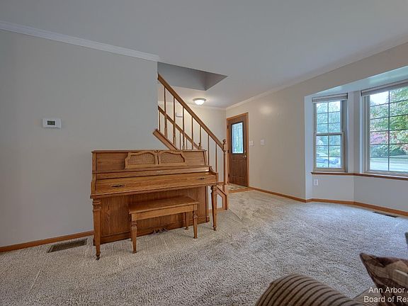 4th image of 825 Pepper Dr